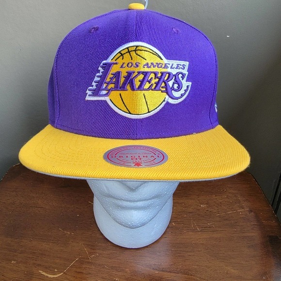 Mitchell & Ness Los Angeles Lakers Patch Overload Snapback Purple Yellow NWT - Picture 1 of 9